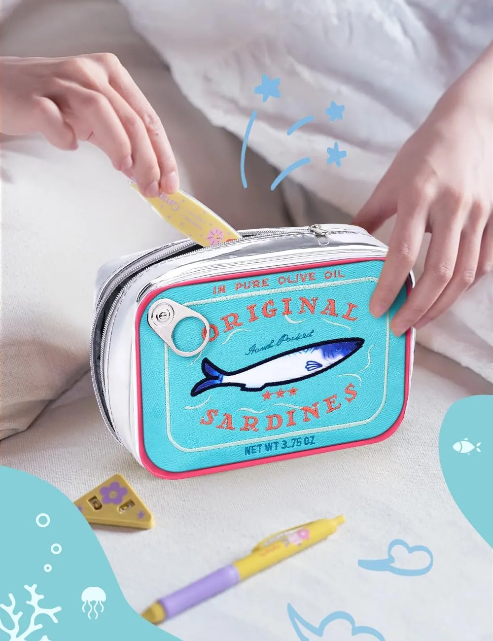 Cessfle Canned Sardines Makeup Bag, Funny Sardine Tin Fish Cosmetic Bag, Creative Cute Makeup Bag Kawaii Pencil Case Pouch, Coquette Make up Pouch for Women, 6.1*4.3*4.5inch, Blue mix Pink