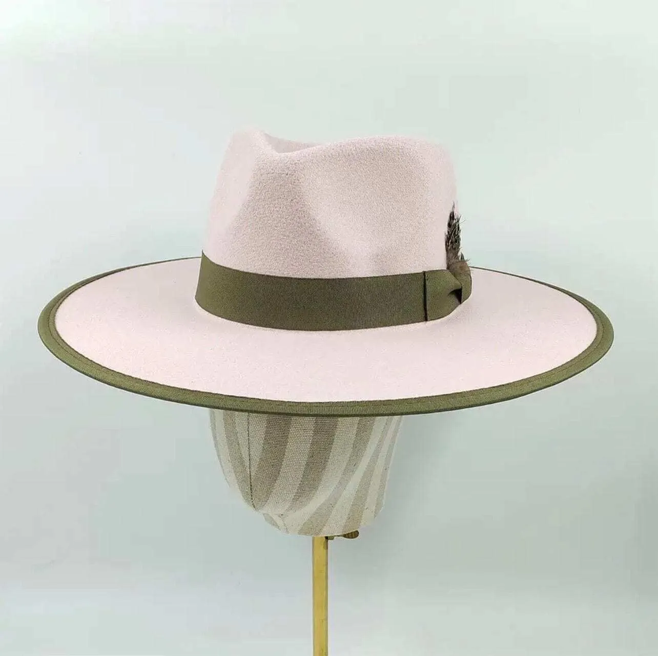 Prestigious Fedora Lily